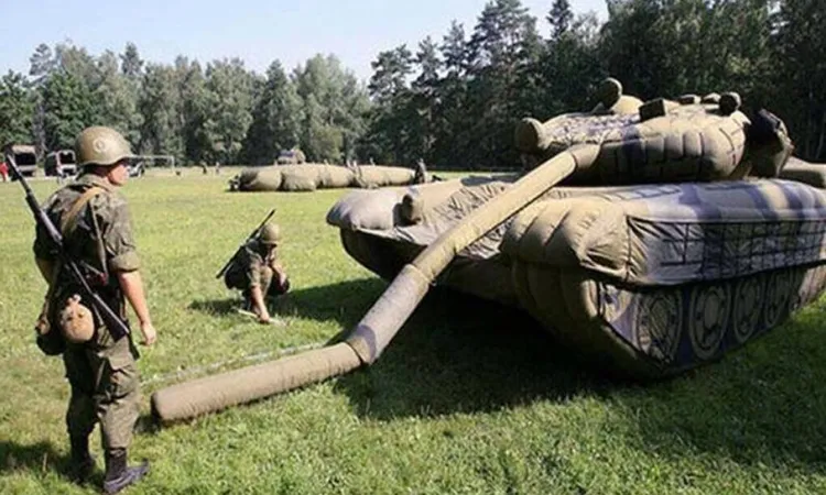 俄羅斯軍方企圖詐騙烏軍的「充氣戰車」，被烏克蘭軍方嘲笑非常漏氣。翻攝Генеральний штаб ЗСУ資料照片