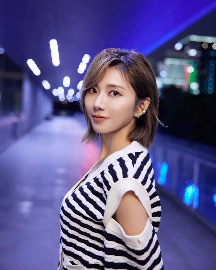 蔡黃汝過去受限「宅男女神」標籤，拋偶包做自己竟有意外收穫。蔡黃汝工作室