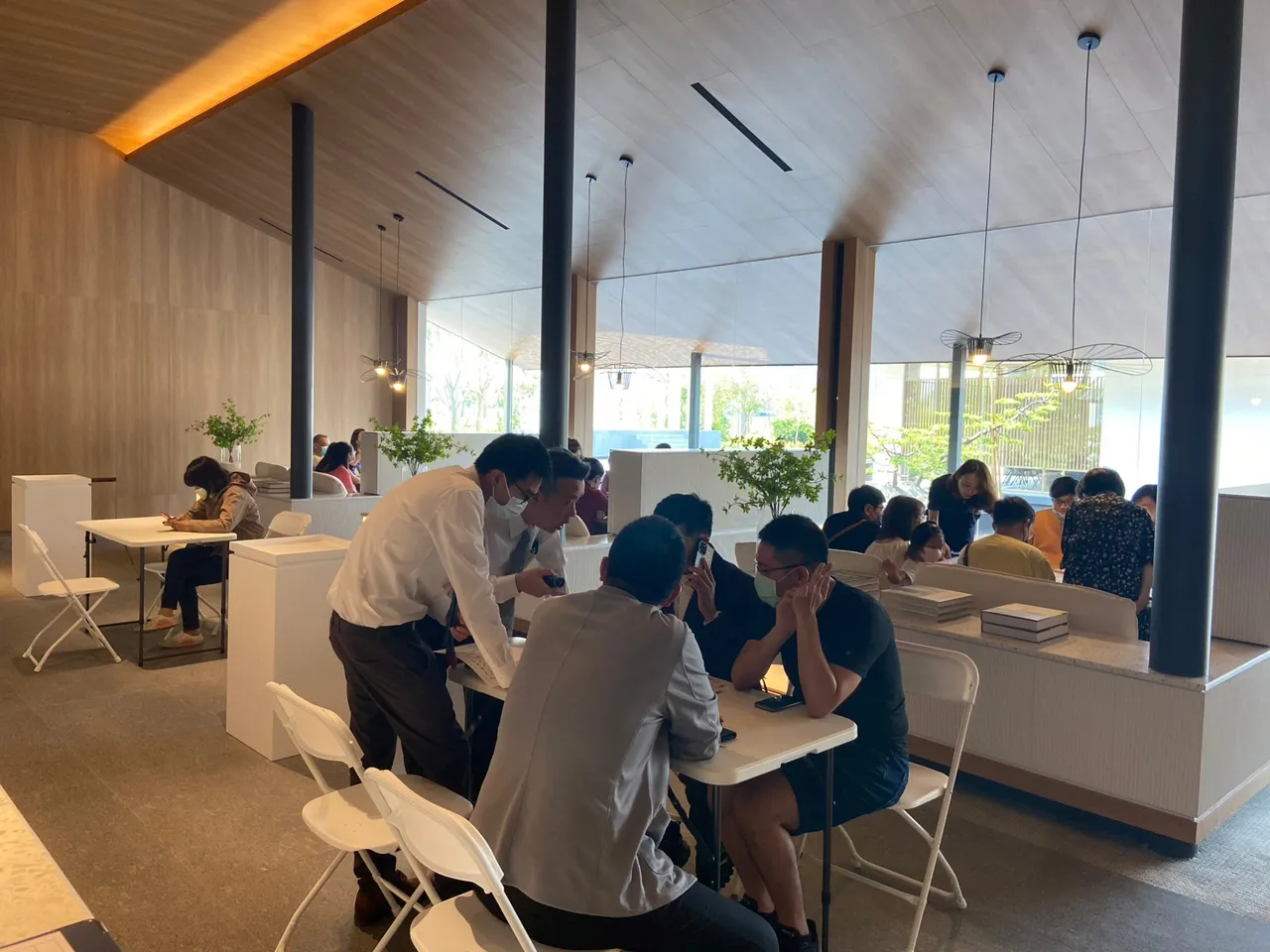 相對新屋房市較容易受到景氣波動,中古屋剛性需求買氣較不受影響。葉家銘攝