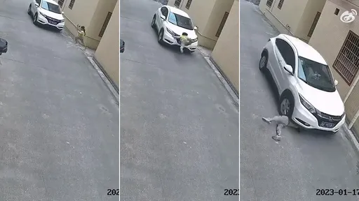 驚悚影片｜頑童窄巷鬼探頭被轎車撞飛　駕駛催油門「加速輾過去」