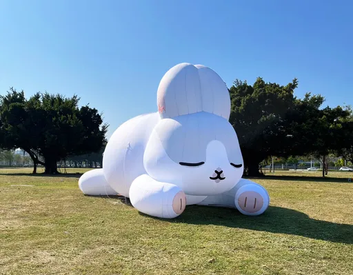 高雄蓮潭燈會明登場!慵懶ㄇㄚˊ幾兔及可愛動物們躺在南部暖陽