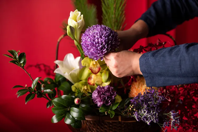 宋代四藝之插花課程，台北遠東香格里拉親子俱樂部春節期間推出親子花藝課含輕食午餐。業者提供