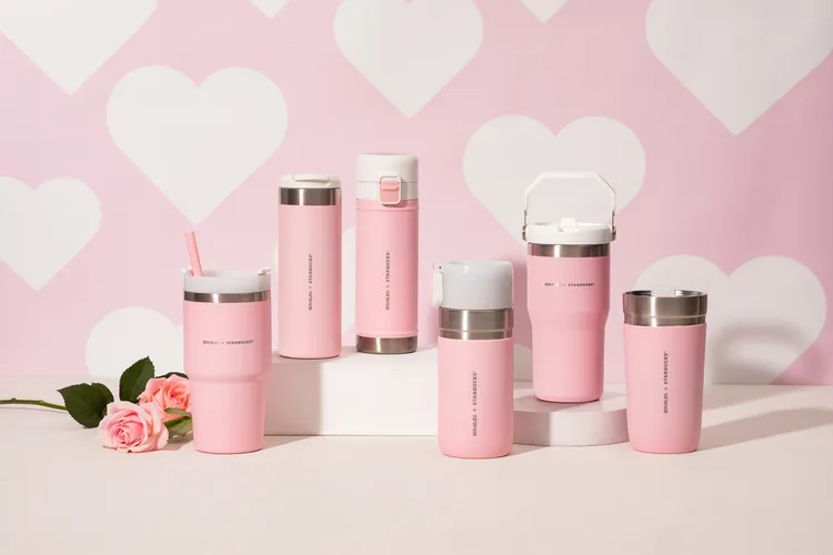 星巴克2023與Stanley聯名款推出粉色新品。業者提供