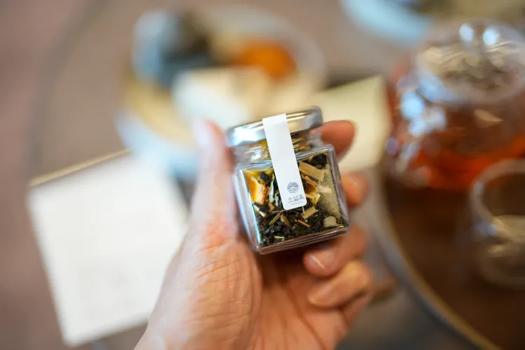 製作屬於自己口味的花果茶。田欣雲攝