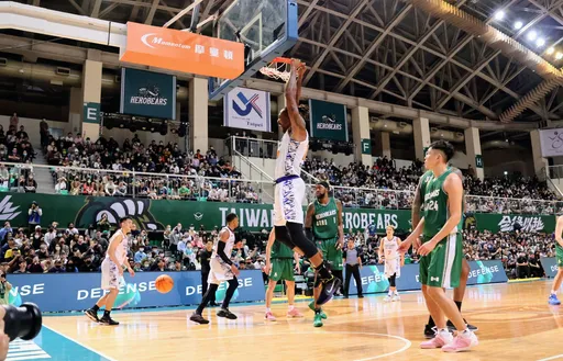 T1霍華德復出猛秀灌籃卻出現要命失誤 雲豹3分不敵台啤9連敗平紀錄