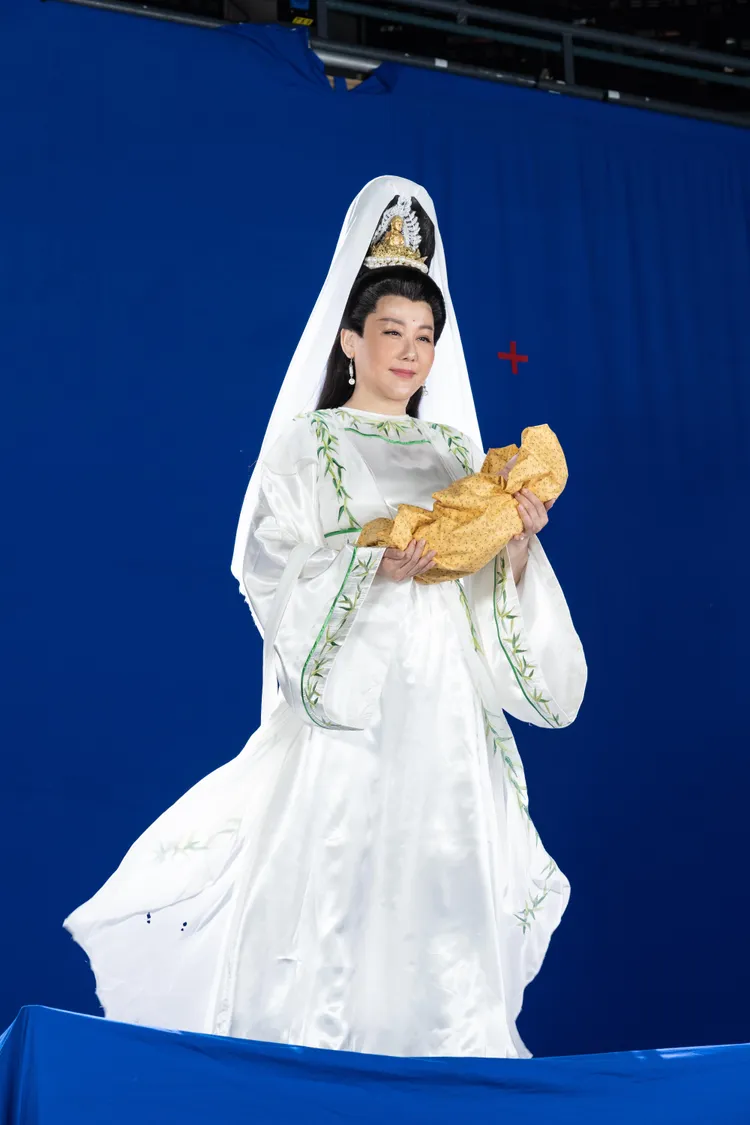 藍心湄驚喜客串「送子觀音」，劇組事後發現拍攝日恰巧為觀音佛辰。公視、禾豐製作提供