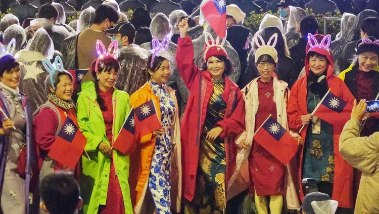 民眾熱情參與總統府元旦升旗典禮。莊宗達攝