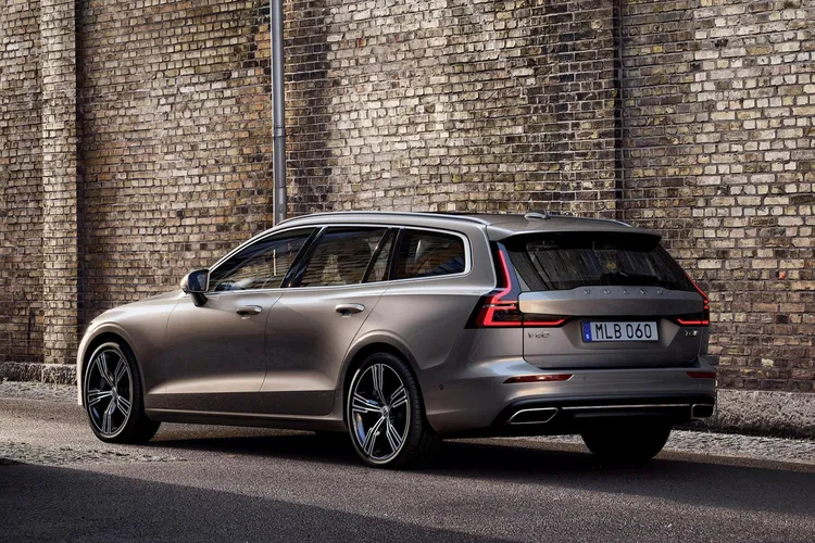 S60房車 / V60旅行車在2022年也累積突破1200輛車掛牌，銷售依然穩健。原廠照片