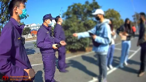 車上尿急卻開窗幹這事　正義伯呼叫20名警力包抄！屁孩下場曝光
