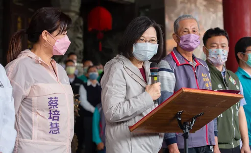 新阁揆有谱了？　蔡英文这表情+4字回应露玄机