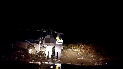 山老鼠摸黑偷漂流木!车尾灯故障拒检逃逸 受困兰阳溪床被活逮