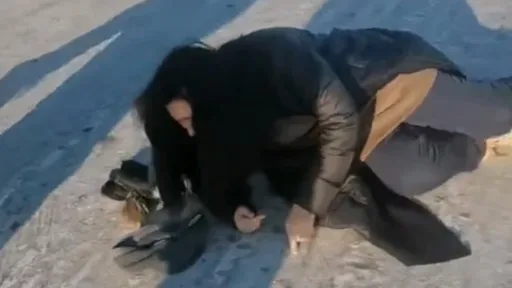 老鼠春節逛街嚇到人類女子連環摔 牠竟因此斃命!百萬網友笑噴「不堪重婦」