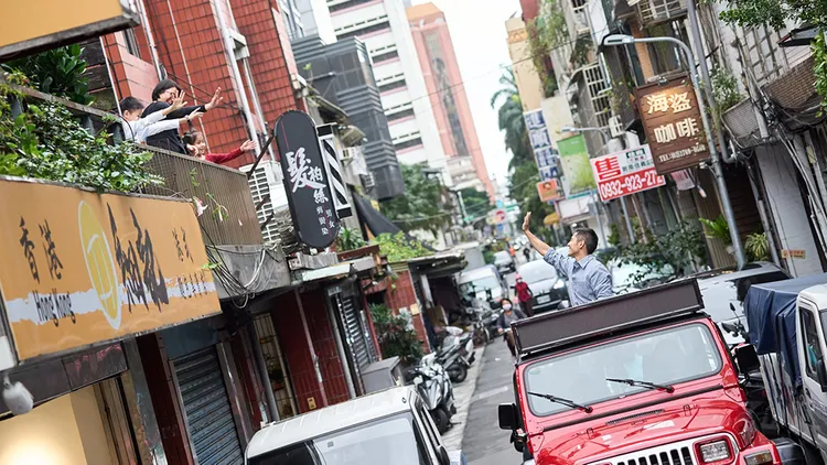 翻攝自吳怡農臉書