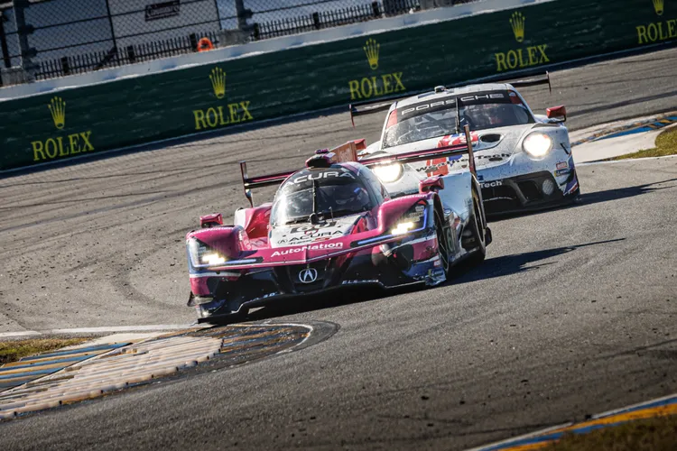 開創性車型利曼迪通拿混合動力車（LMDh），將於今年1月28至29日展開的迪通拿24小時耐力賽中首度亮相。品牌提供
