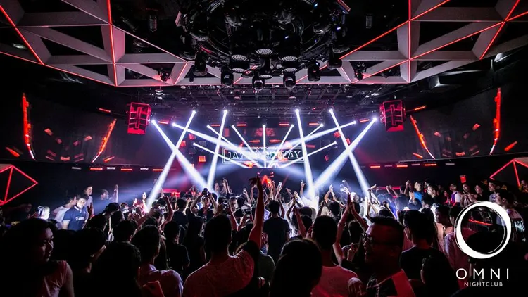 OMNI過年期間入場即送Nice兔Meet You一元復始刮刮卡，最大獎可獲得OMNI Nice兔Meet You新春禮盒組一組。業者提供