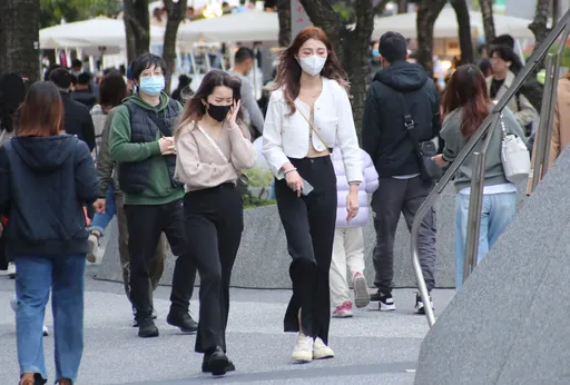 今起轉雨連下3天！這幾區要帶傘　年前大降溫時間曝「挑戰寒流」