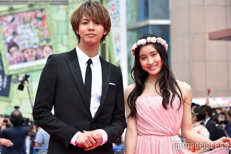土屋太鳳（右）和片寄涼太低調交往5年。翻攝日本yahoo