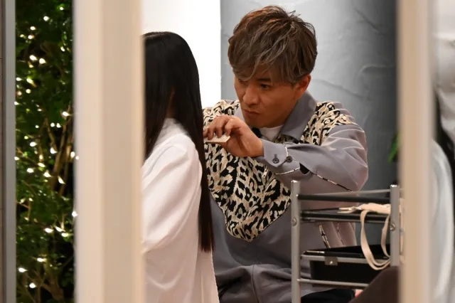 木村拓哉再度演繹髮型師。翻攝TBS