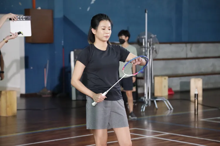 馬來西亞羽球好手吳柳瑩客串演出《決勝的揮拍》謝佳見好朋友。民視提供
