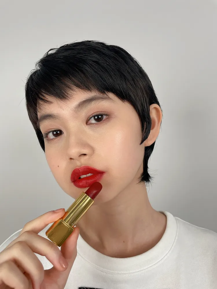 Model示範#54鼓舞。張家玲攝