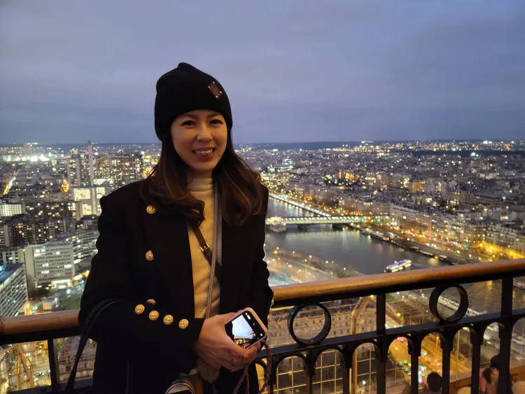 李怡貞提醒大家去巴黎若買精品，一定要立刻放回飯店。翻攝自李怡貞臉書