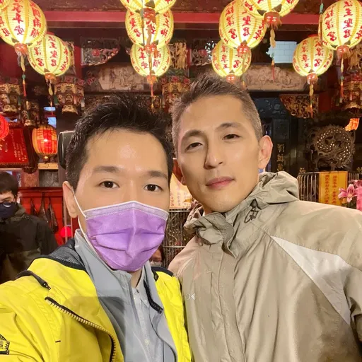 辛苦了！何志偉送暖吳怡農「台灣很快就需要你」　強調「反省就有力量」