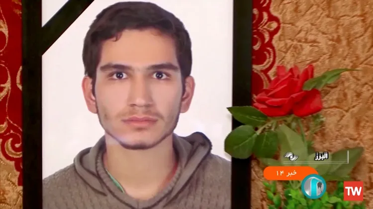 27歲的民兵阿賈米安被抗議人士剝光衣服遊街示眾並且殺害。路透社