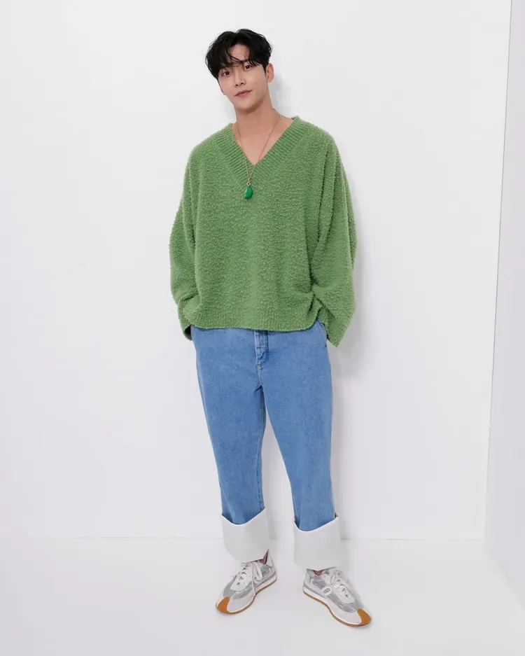 韓國男團SF9成員路雲也赴巴黎觀賞LOEWE大秀。翻攝loewe IG