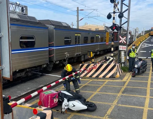 台中火車撞foopanda外送機車釀1死 逆轉!是偷車賊搶快闖平交道害命