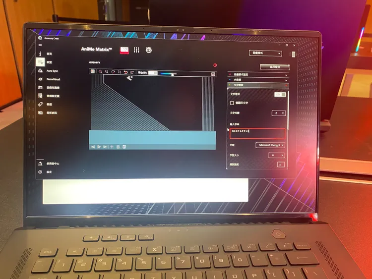 上蓋供玩家自訂文字與圖案。王雪玲攝