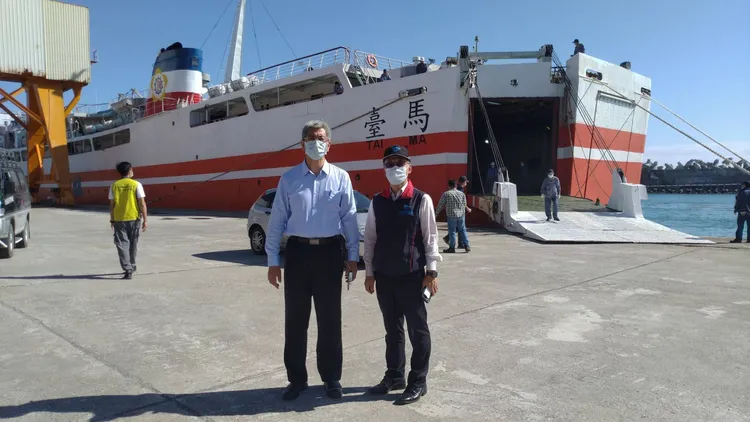 台馬輪登船現場。航港局提供