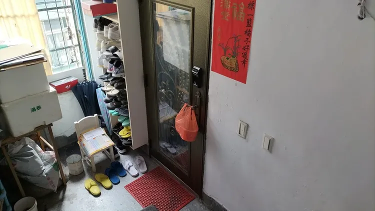 翻攝自臉書「爆廢公社二館」