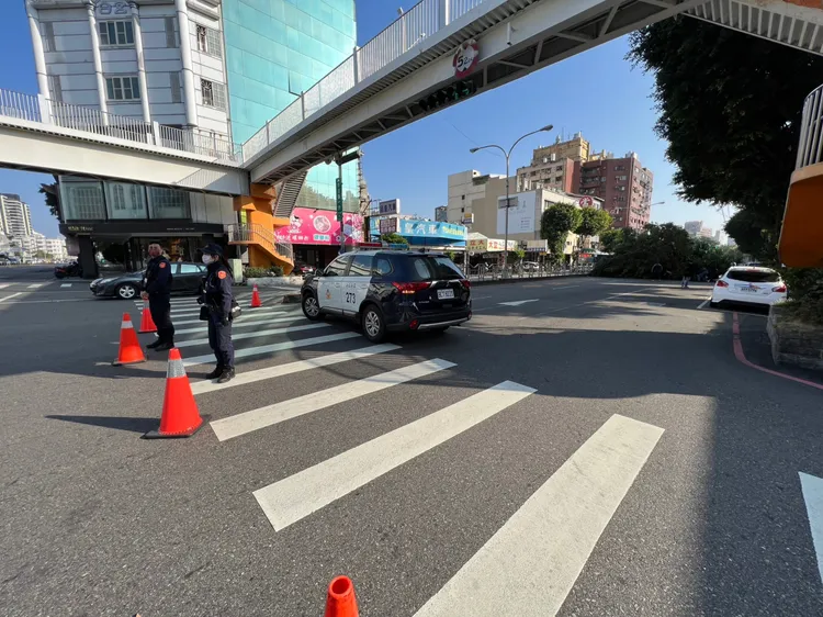 警方在現場交管。民眾提供