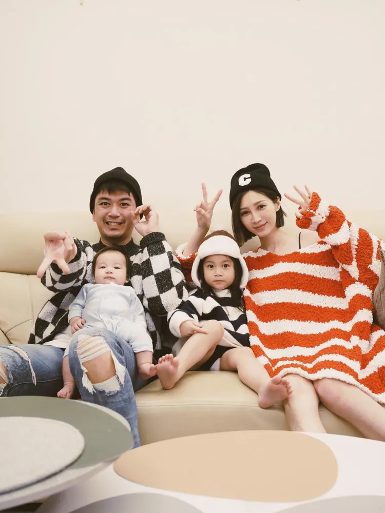 潘逸安一家4口和樂融融。翻攝潘逸安臉書