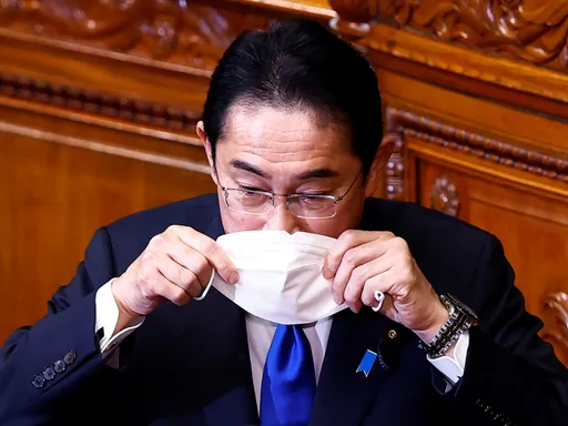 62%日本人赞成新冠降级 「5/8黄金周后脱口罩」让64%日人不安