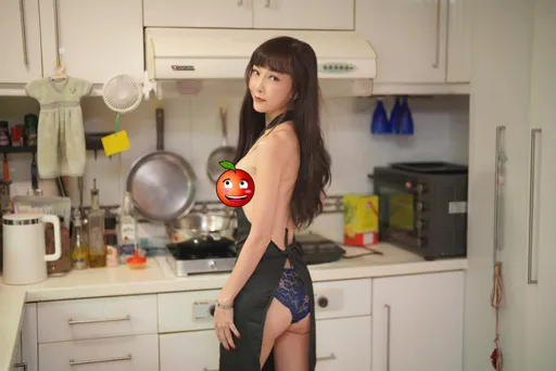 美魔女「裸体围裙」晒南半球 网友冻未条:秀色可餐