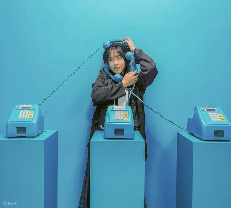  透過沈浸式互動空間，呈現迷人繽紛的顏色與裝置藝術，不僅好拍又好玩。Klook提供