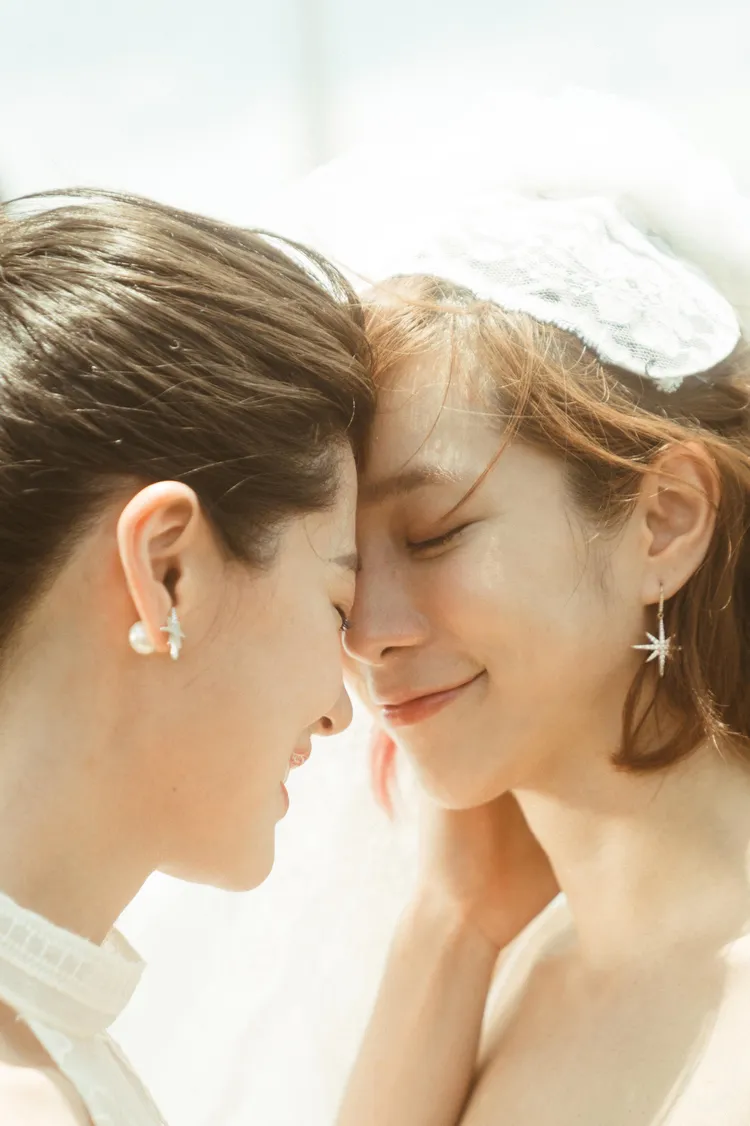 林予晞（左）6年前許願「老婆只能是温貞菱」在《沙之書》一語成真。公視提供