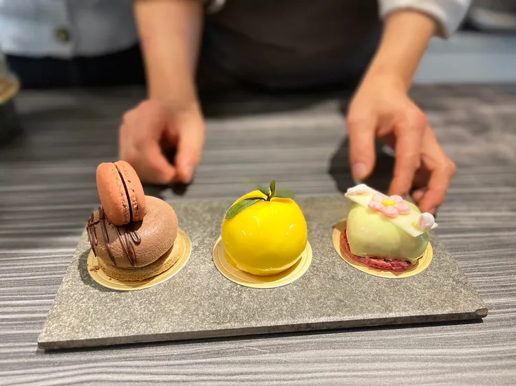 高嘉瑜一次帶來三種甜點，好難抉擇只好全都要了。高嘉瑜辦公室提供