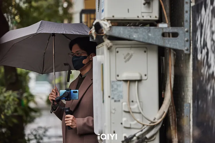 《第9節課》最終回揭薛仕凌控制、監視黑暗面。愛奇藝國際站提供