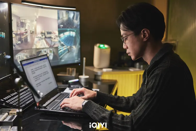 《第9節課》最終回揭薛仕凌恐怖情人真相 監視、偷拍、爆料幕後主使都是他。愛奇藝國際站提供