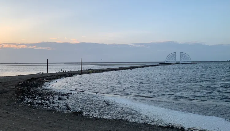 〈生命之樹〉呼應著鹽分地帶人們的生命精神。台南市觀旅局提供