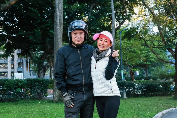 濃情蜜意盡在其中。趙世平攝