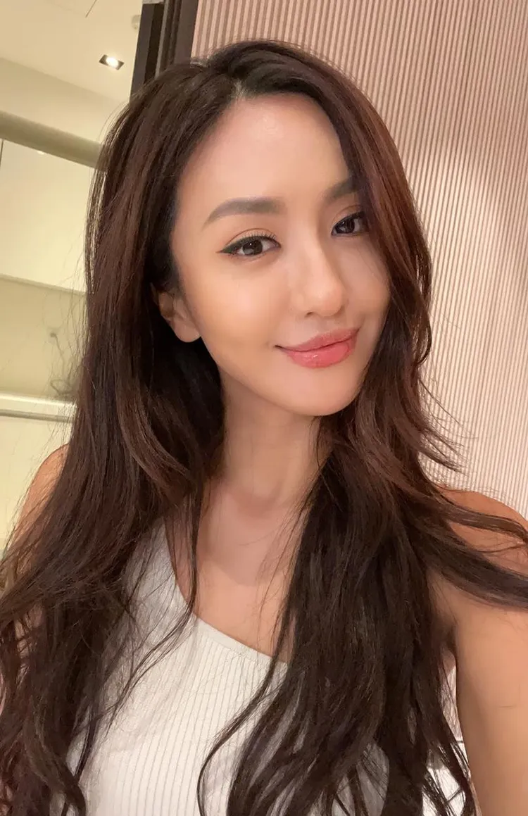 薔薔父親被林柔柔指控性騷，薔薔po文為爸爸澄清也挨告。翻攝林嘉凌薔薔MAZE臉書