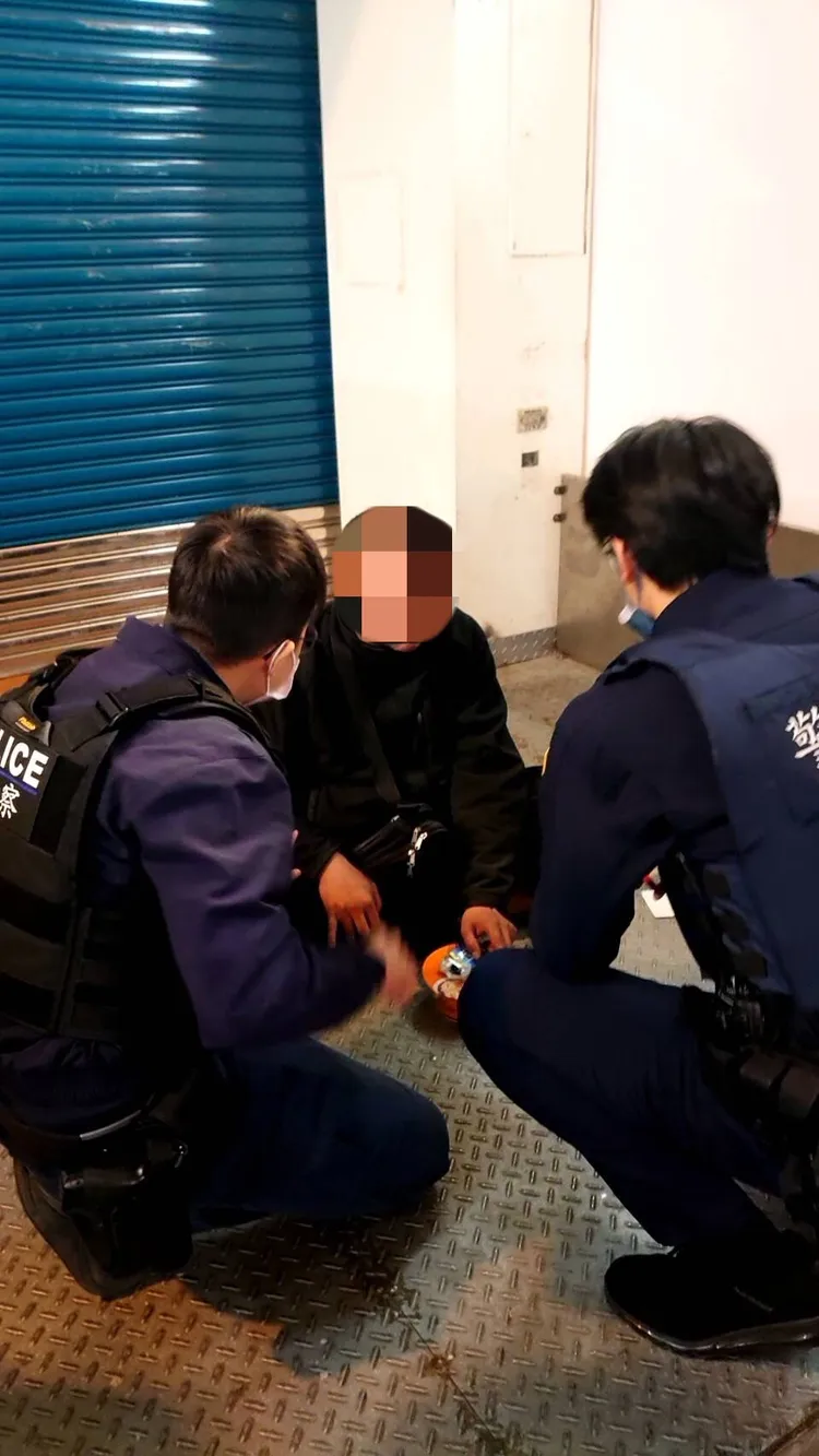 許男始終否認竊車。翻攝畫面