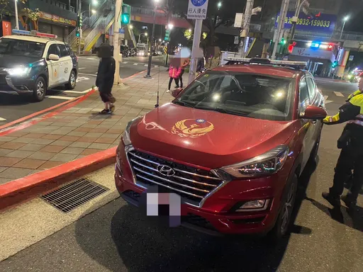 消防員急著救傷患 車鑰匙沒拔!大膽竊賊直接開走逛夜市