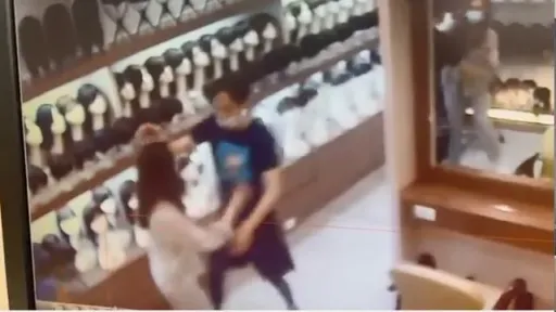 麻吉弟弟熊抱女店員！因這理由不起訴　被害人不服提再議