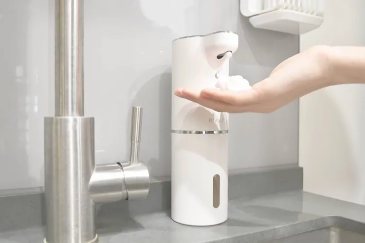 可偵測手不同距離自動給量。業者提供