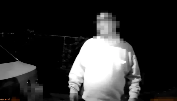 警方攔截時，蘇男還故作鎮定。翻攝畫面