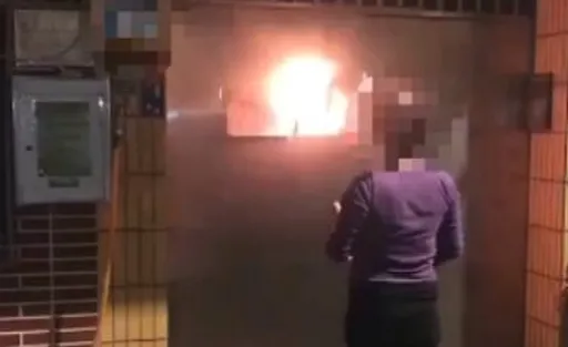 新北婦點燃塑膠袋隨機縱火　竟朝中和秀峰里長辦公室丟